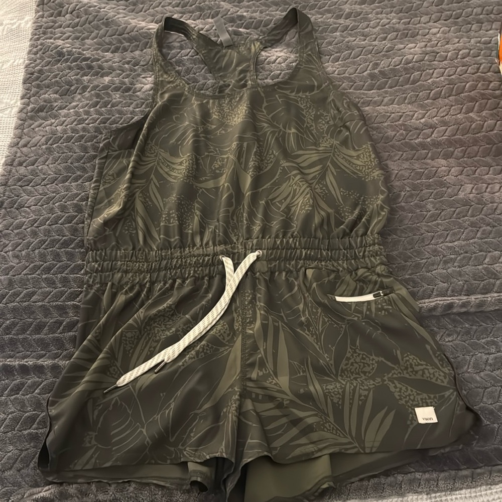 Vuori tropical romper size large